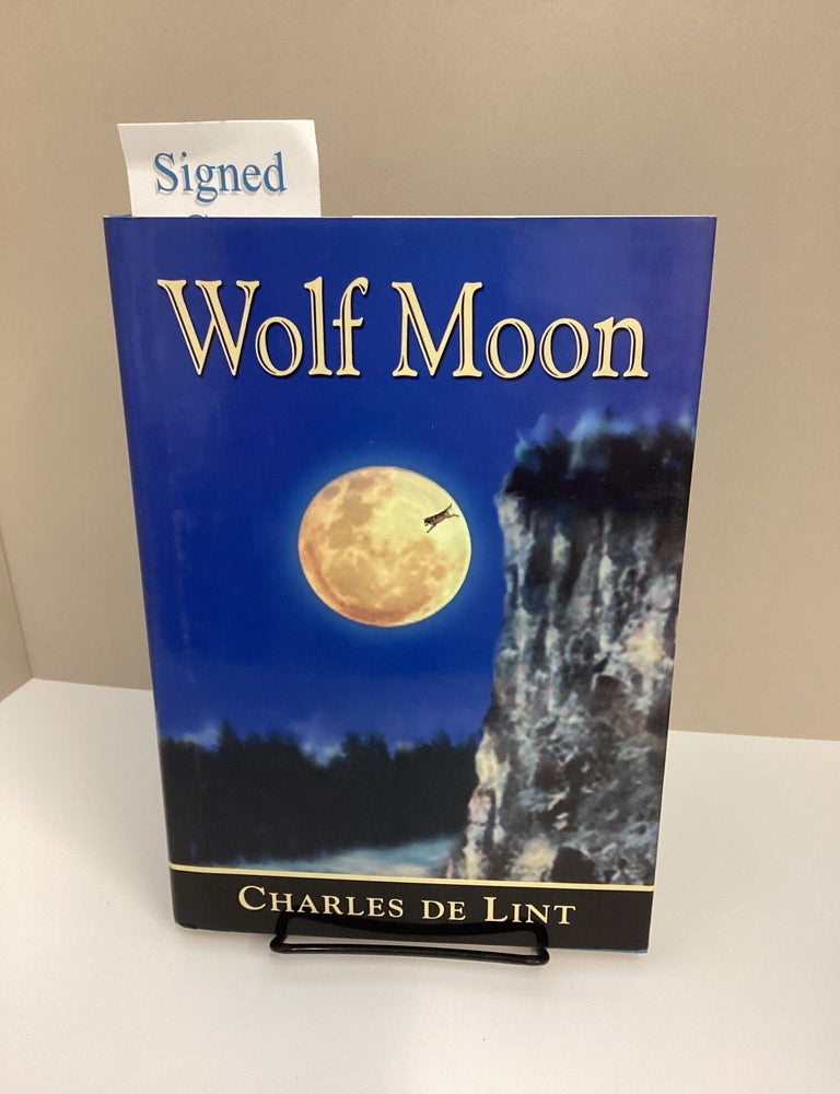 Item #1046163 Wolf Moon. Charles De Lint.